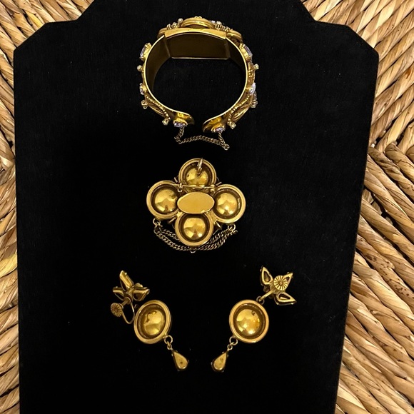 Vintage Bracelet, Earrings, Brooch - Picture 4 of 9
